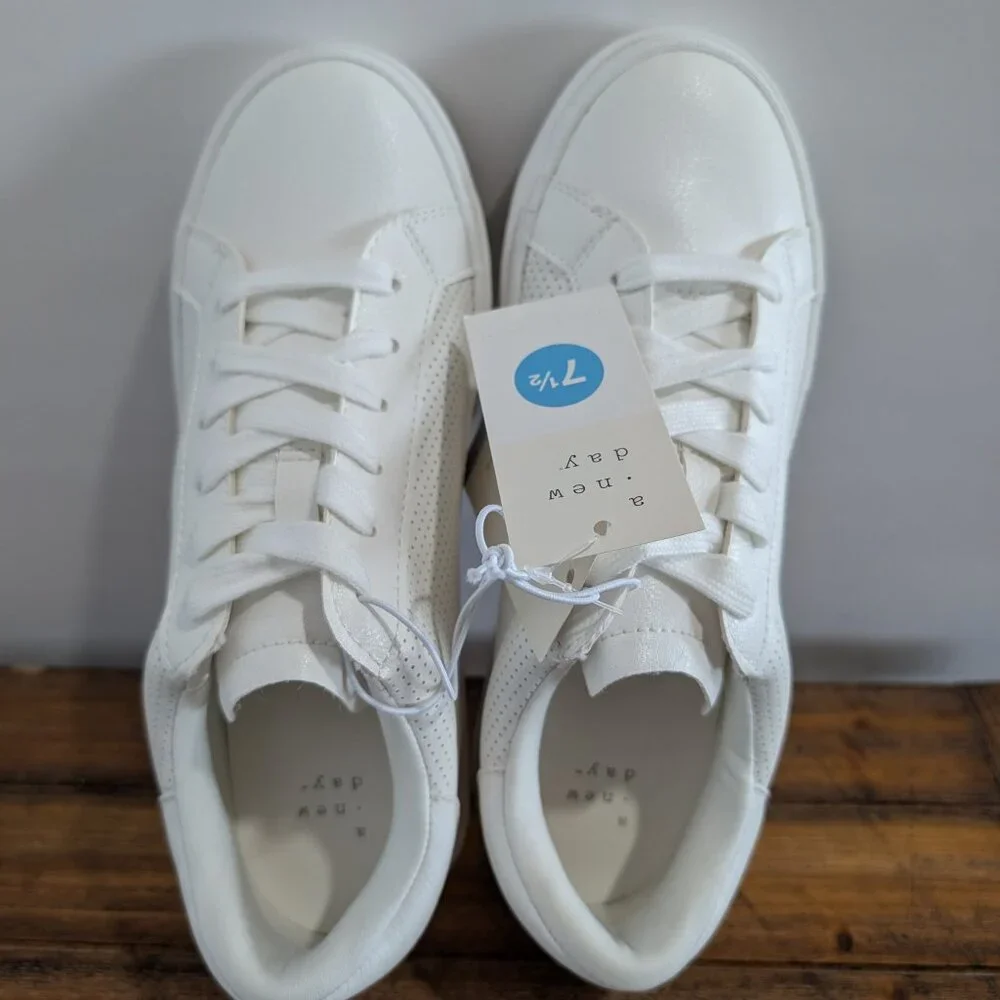 NWT a new day white sneakers 7.5 - Picture 4 of 6